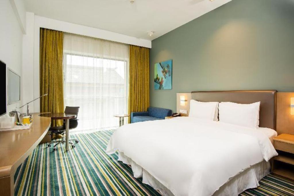 Holiday Inn Express Dujiangyan Ancient City Exteriör bild